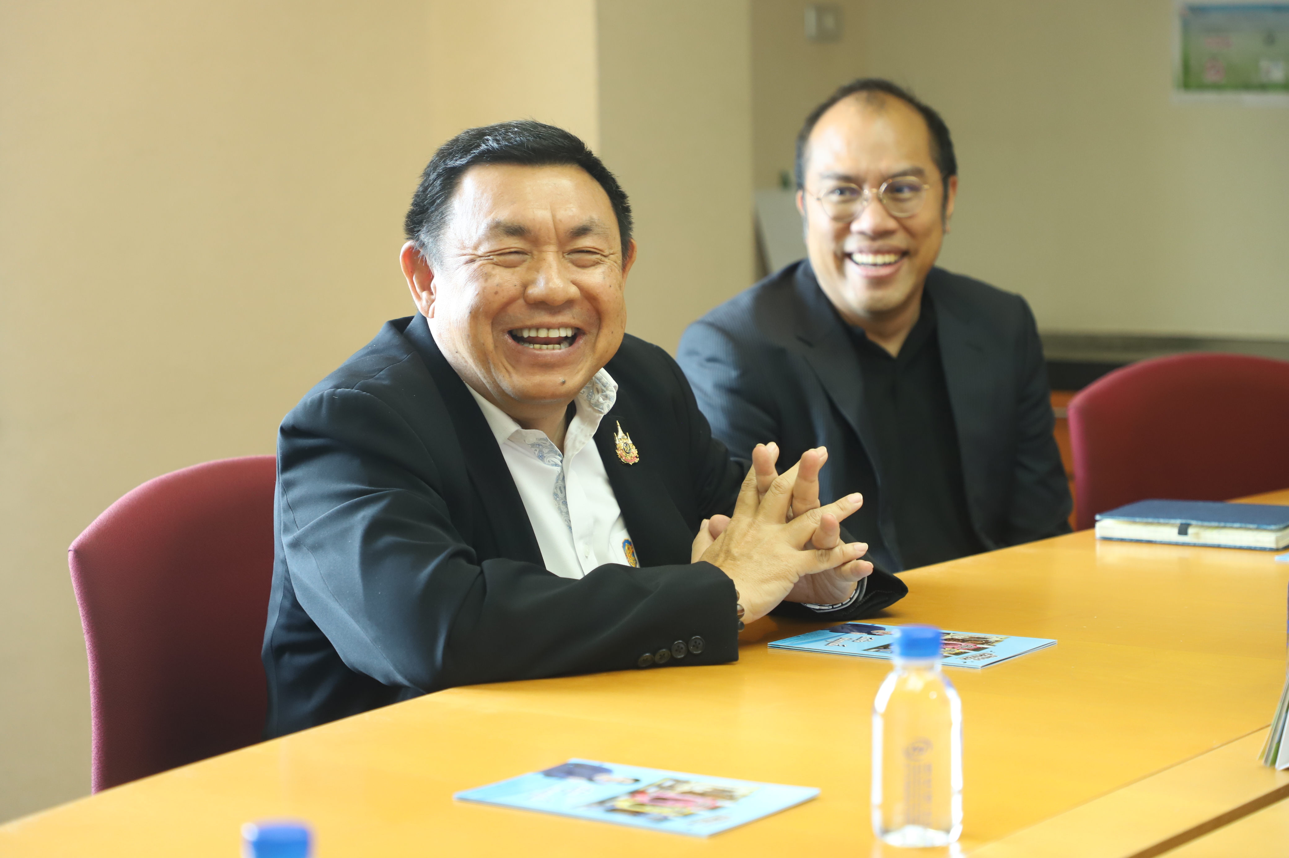 title - เลขาฯ ส.ป.ก. หารือเครือข่ายยักษ์ใหญ่ แก้ปม “น้ำนม” อัปเกรดรายได้เกษตรกรในเขตปฏิรูปที่ดิน